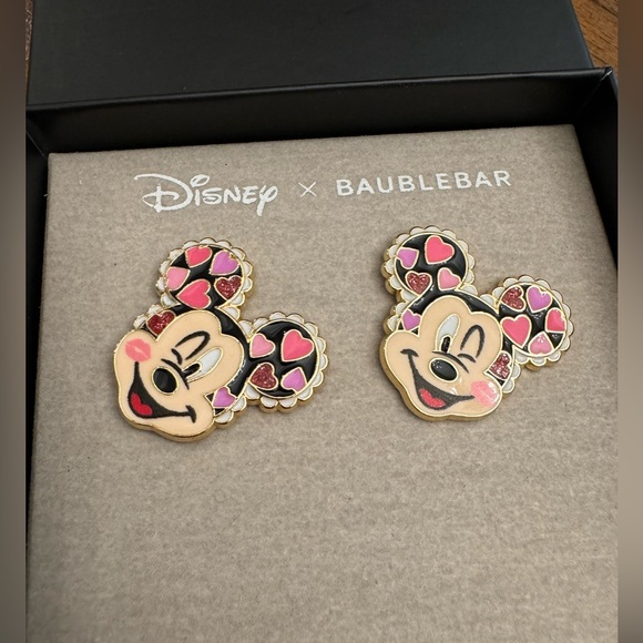 Mickey Hearts Earrings 🩷 - Picture 2 of 3